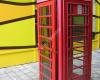 Britische Telefonzelle vor dem Hundertwasserhaus